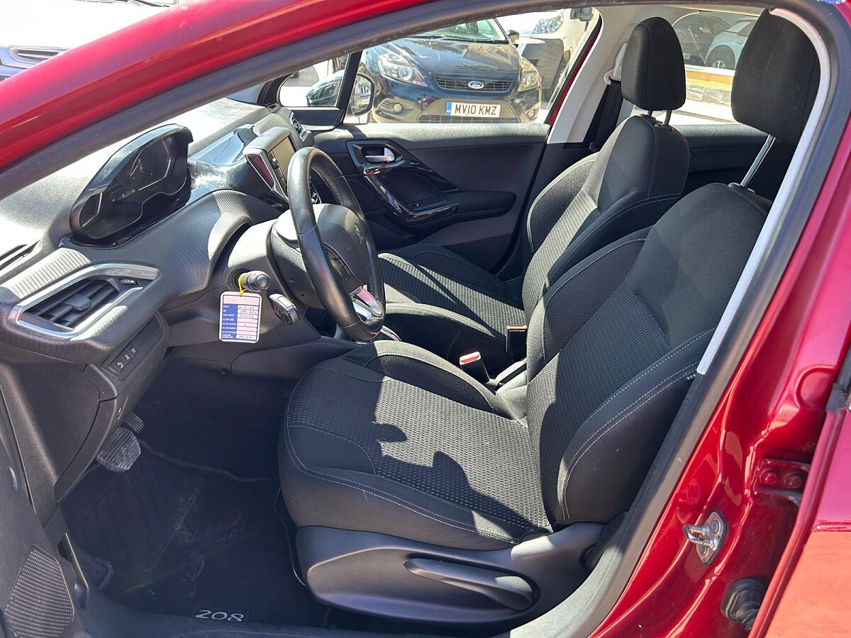 PEUGEOT 208 ALLURE 1.2 E-THP AUTO SPANISH LHD IN SPAIN 113000 MILES SUPERB 2015